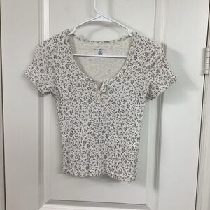 NWOT Brandy Melville Cream Tie Front Fitted Tee